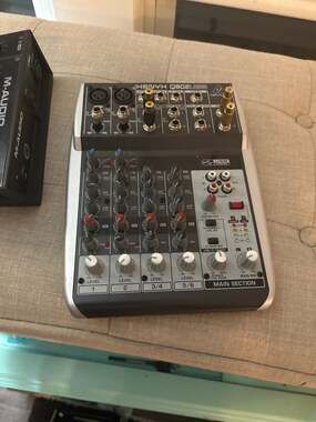 Behringer Xenyx Q802USB 8-Input 2-Bus Mixer with USB Interface